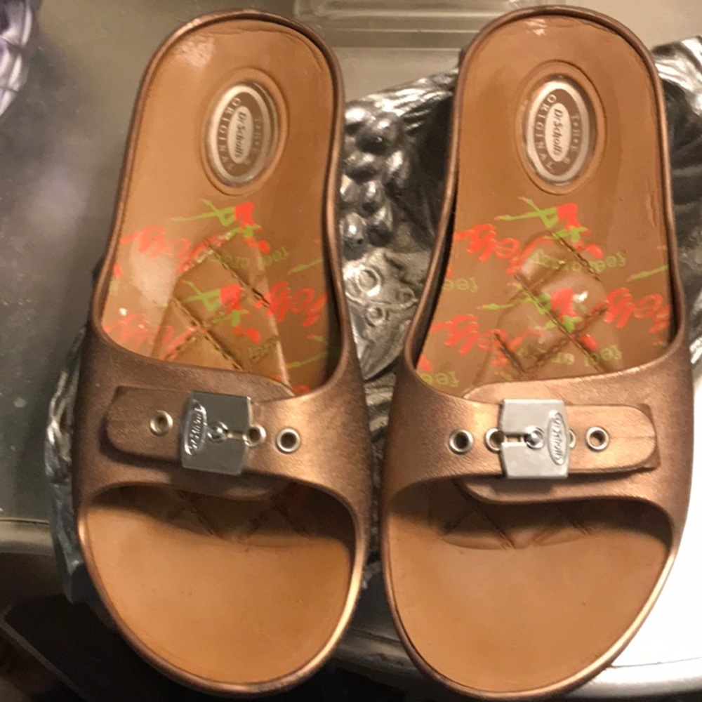 Comfort in bronze!   The Original Dr Scholls!  Size 8